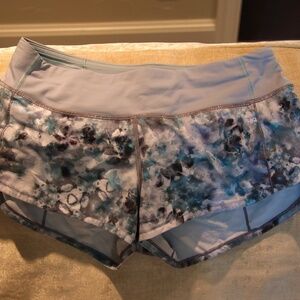 Lululemon Speed Up 2.5" shorts